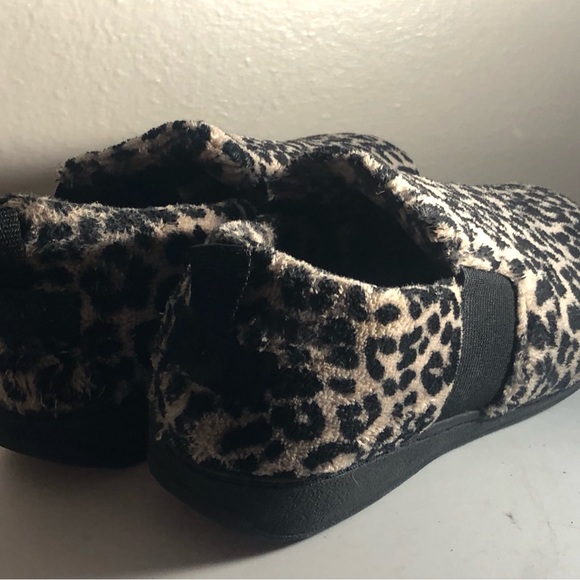 Vionic Women's Indulge Kalia Slip On House Flats Leopard Cheetah Shoes Size 6 - Picture 6 of 16